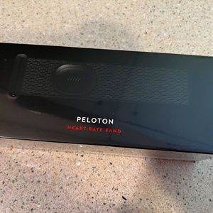 Sealed Unopened Peloton Heart Rate Arm Band (Size Small)